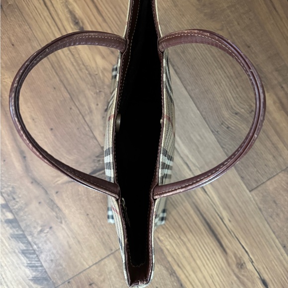 Burberry Bag 100% authentic Leather - Picture 4 of 5